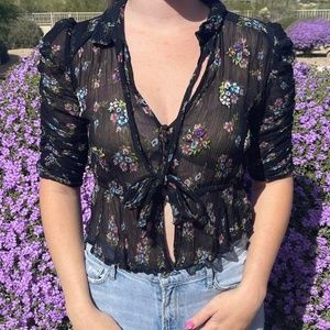 Mid 2000s Free People embellished sheer button cropped blouse 🖤🌸💐🖤